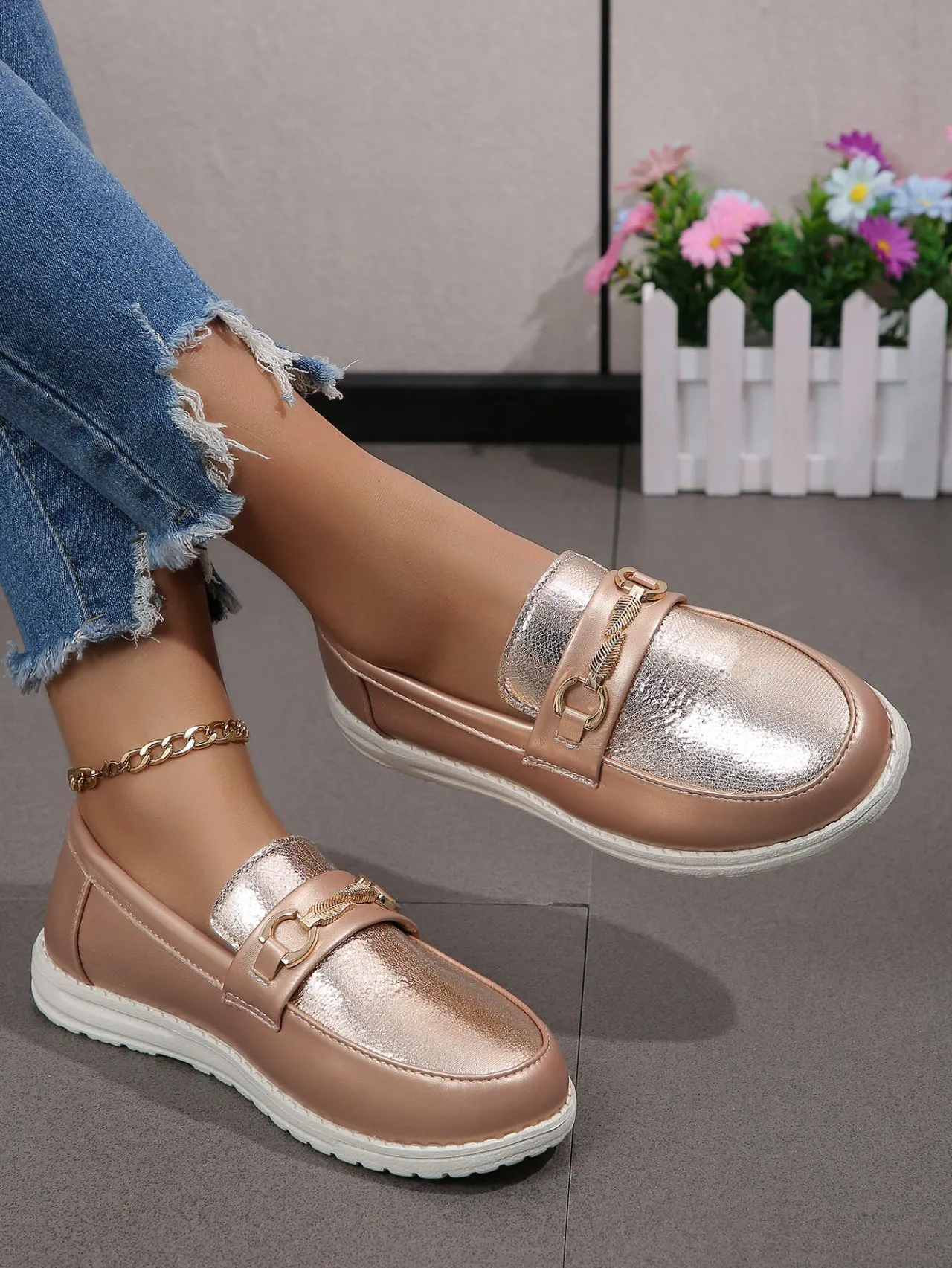 elveswallet Champagne Leaf-Shaped Metallic Buckle Flat Loafers