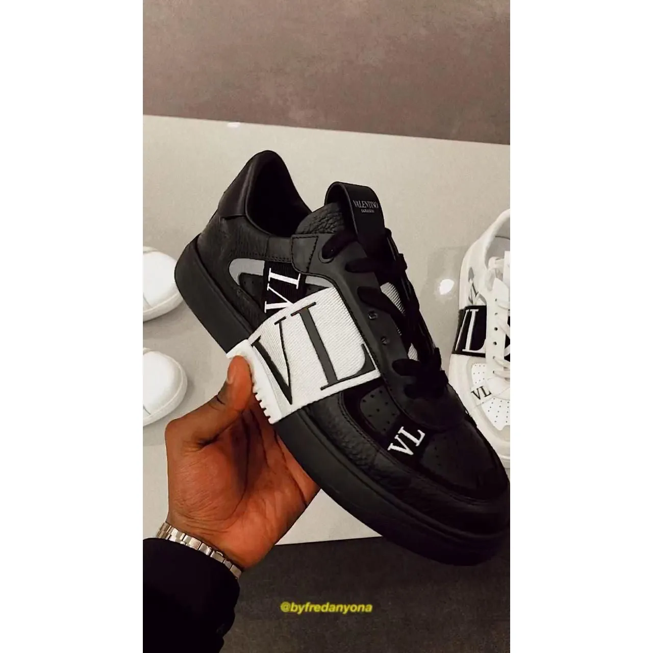 First Copy Valentino Garvani Sneaker