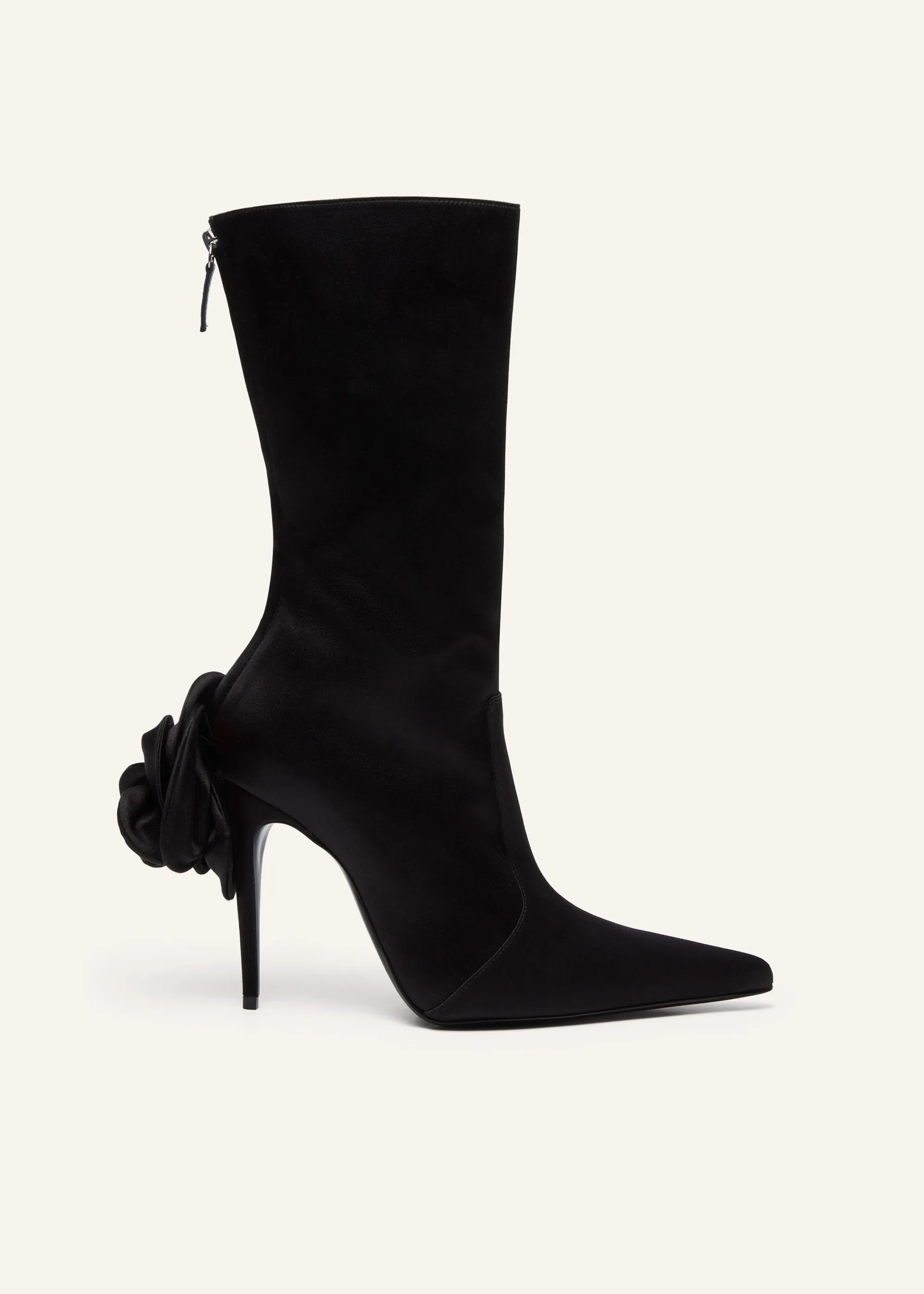 Sharp pointed calf boots in black satin